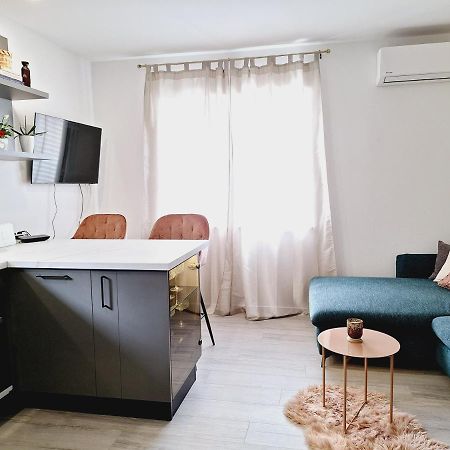 希贝尼克Apartman Maja ****公寓 外观 照片