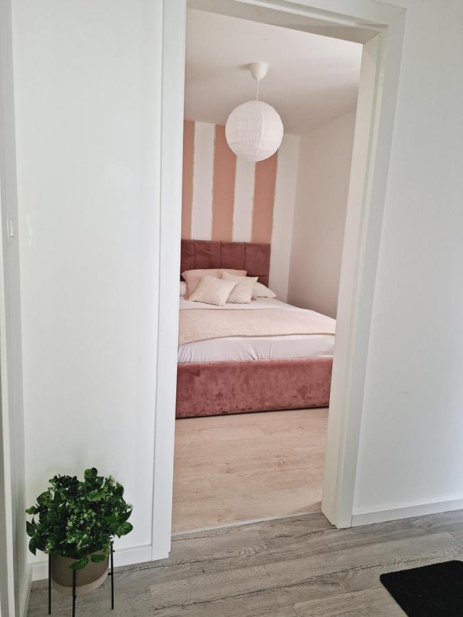 希贝尼克Apartman Maja ****公寓 外观 照片